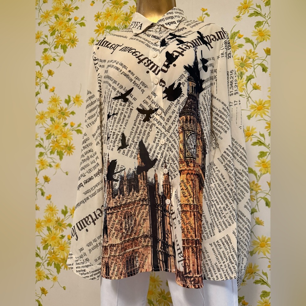 NWOT London Newspaper Print Blouse size L - Picture 4 of 14